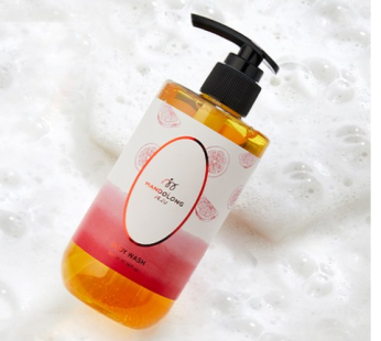 “Mandorong Jeju Tangerine Body Wash 300ml Tangerine-scented body wash made with clean Jeju tangerines “